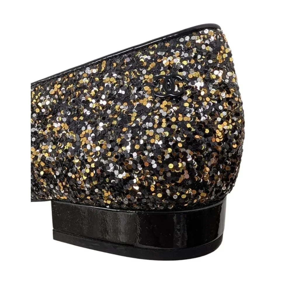 Chanel Loafer CC Logo Glitter Cap Toe Patent Mocassin Flat Black Gold 39 | 8.5